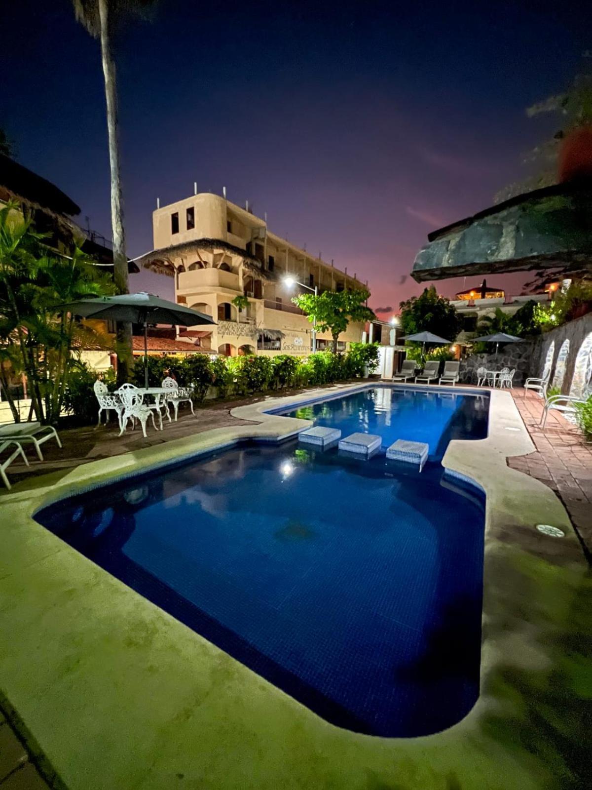 Hotel Villas Ema Zihuatanejo Exteriör bild