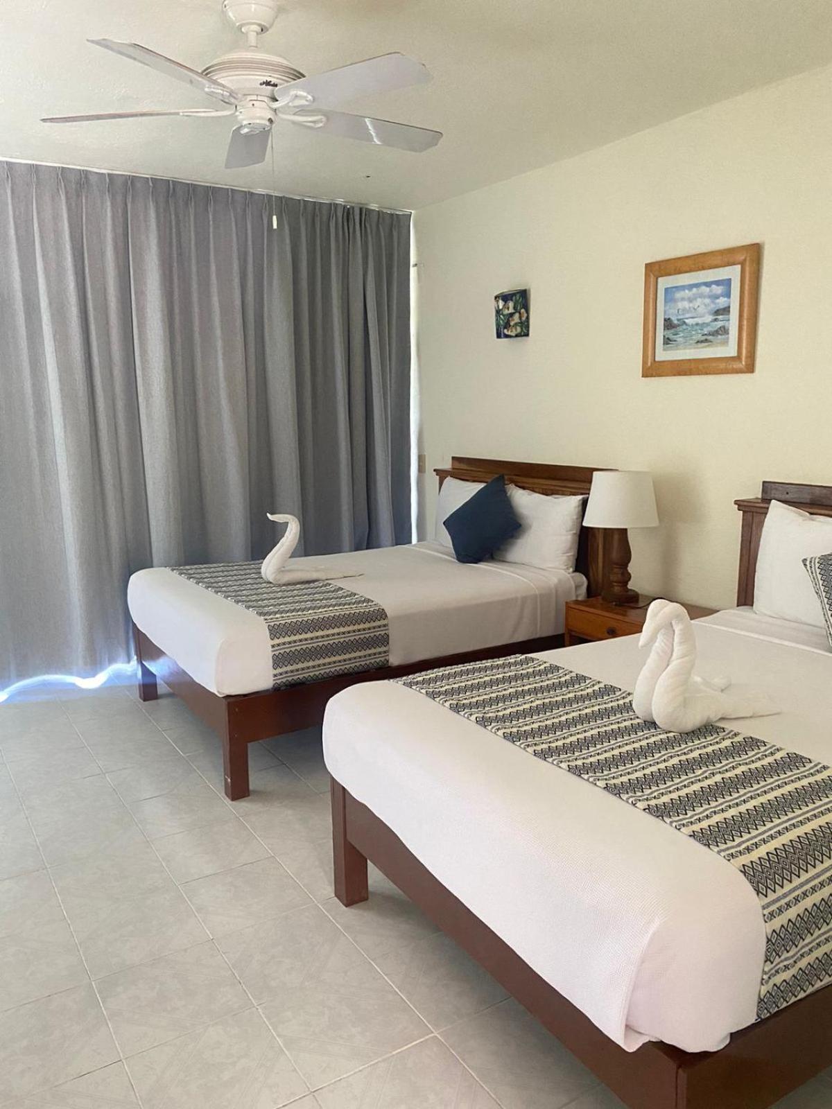 Hotel Villas Ema Zihuatanejo Exteriör bild