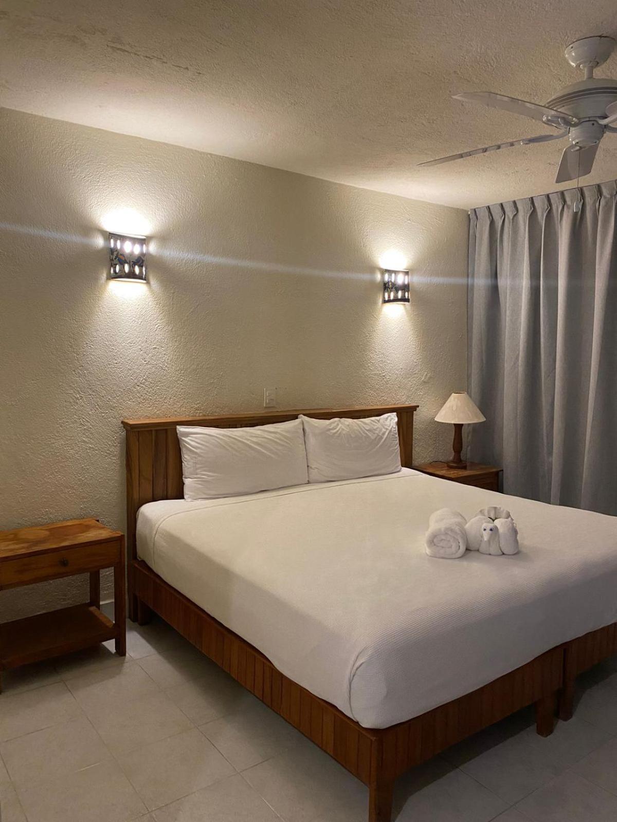 Hotel Villas Ema Zihuatanejo Exteriör bild