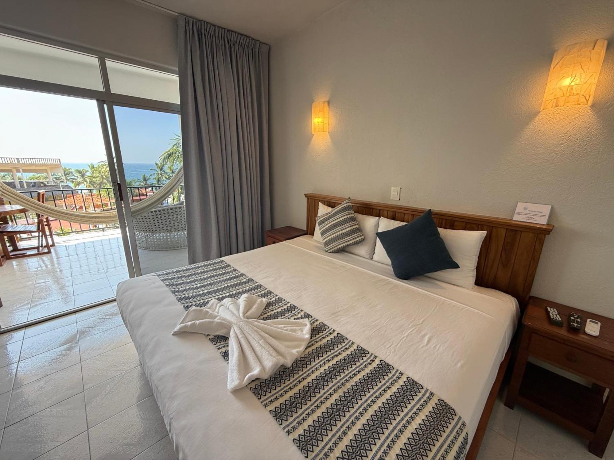 Hotel Villas Ema Zihuatanejo Exteriör bild