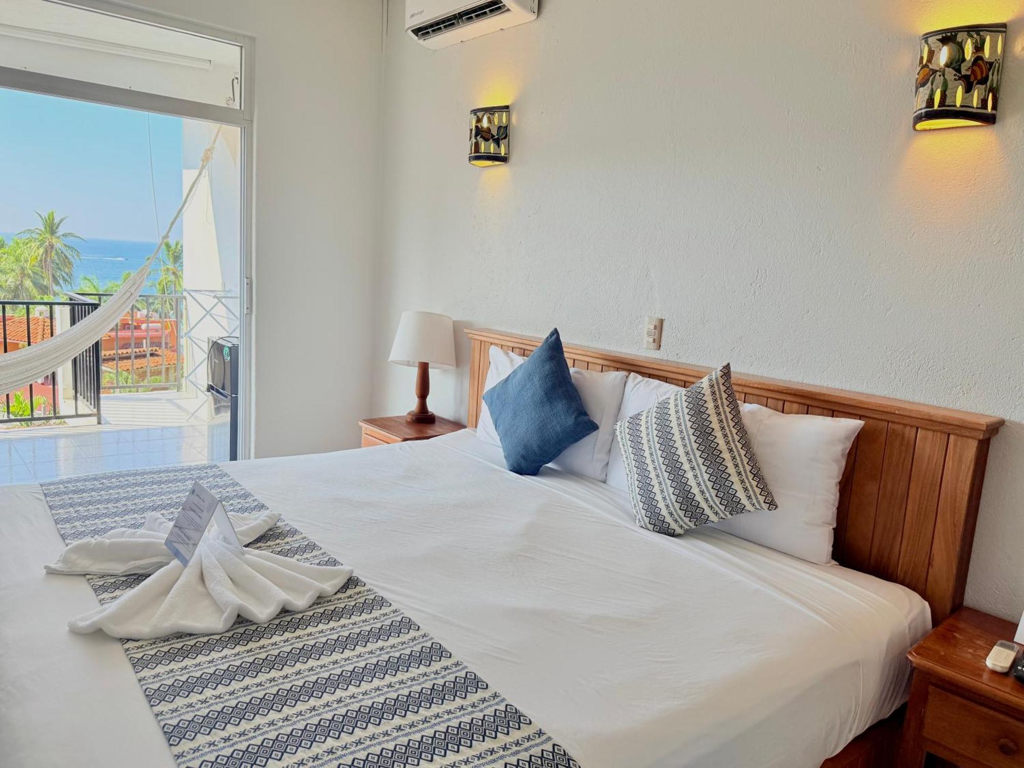 Hotel Villas Ema Zihuatanejo Exteriör bild